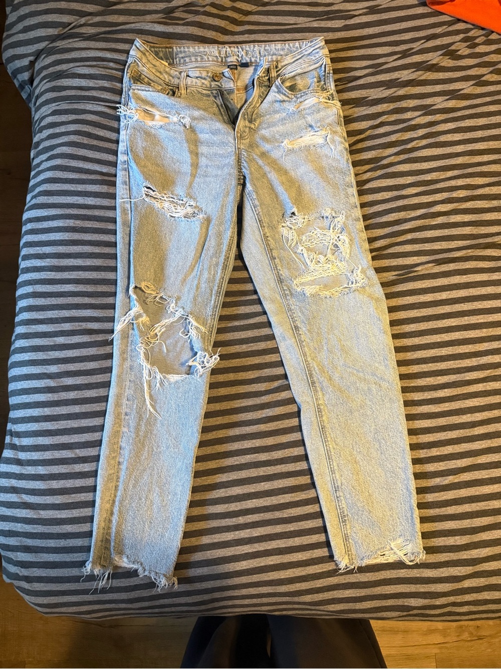 American Eagle Outfitters Light Blue Distressed Skinny Jeans